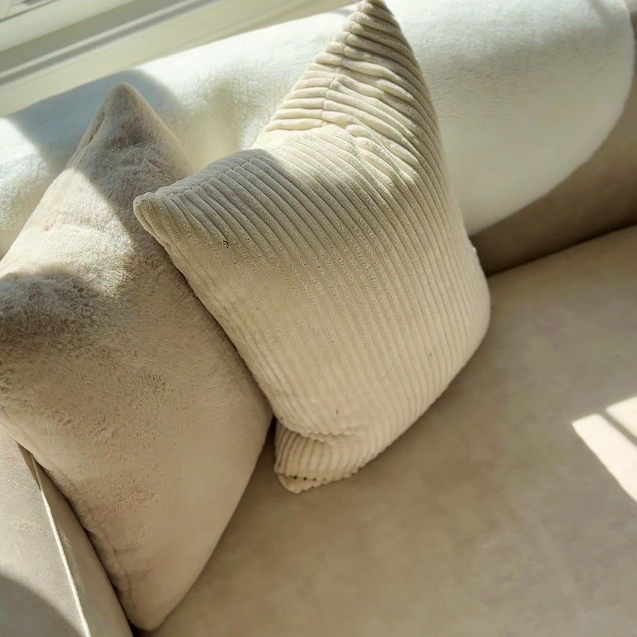 Luxury Modern Tight Curved Back Velvet Sofa, Minimalist Style Comfy Couch for Living Room Apartment, 3 Seater, Cream