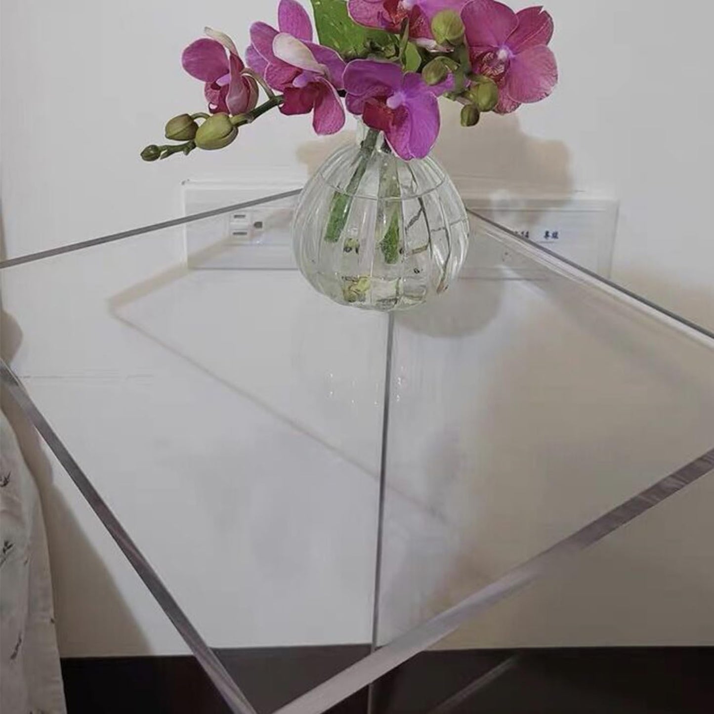 Acrylic End Table for Nightstand,21" H C-Shaped End Table for Living Room,Bedside Table for Bedroom.Side Tables for Living Room for Small Spaces,Clear