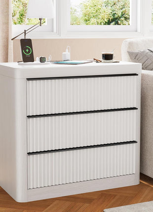 Set of 2 Fluted Nightstands with Charging Station, 3-Drawer Storage End Tables in Natural Wood Finish, Farmhouse Style Bedside Cabinets for Bedroom and Living Room (White Oak)