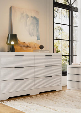 Set of 2 Fluted Nightstands with Charging Station, 3-Drawer Storage End Tables in Natural Wood Finish, Farmhouse Style Bedside Cabinets for Bedroom and Living Room (White Oak)