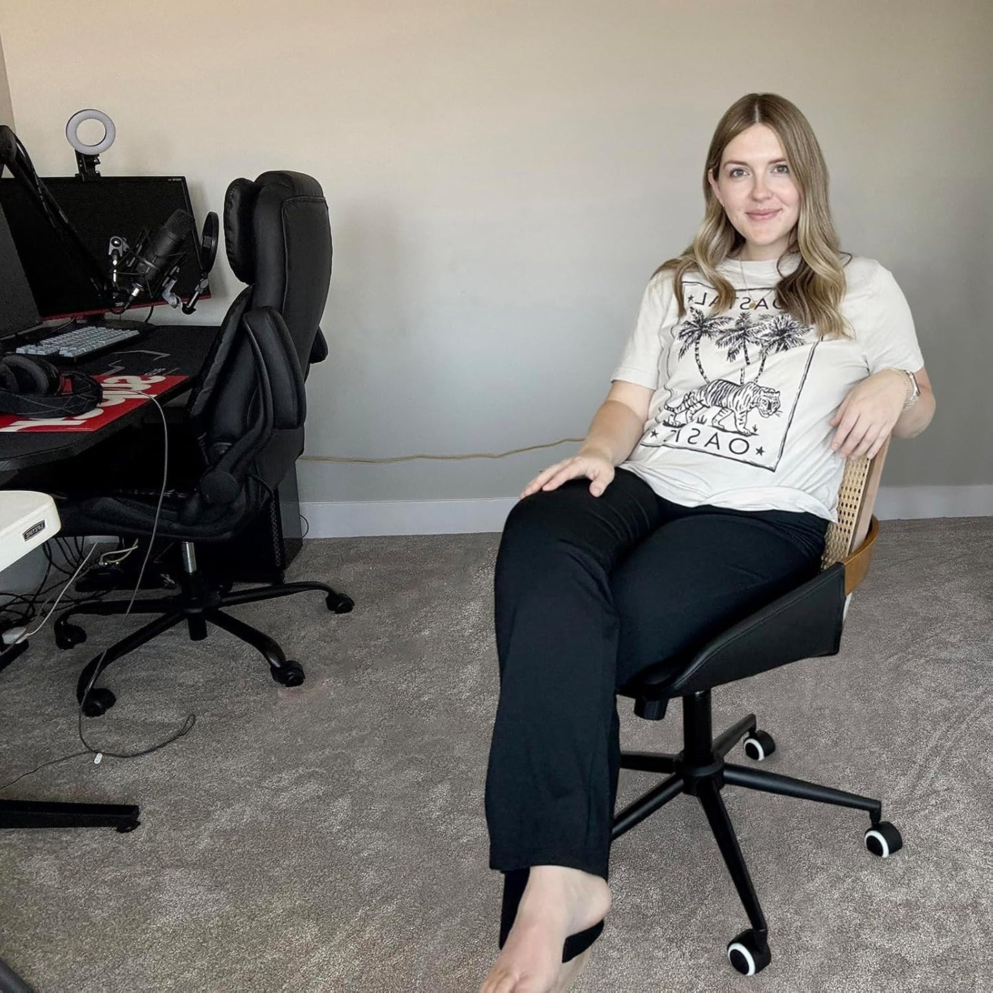 Home Office Desk Chair with Ergonomic Rattan Backrest, Walnut Crafts, Curved Arms, Faux Leather, Caster Wheels, Height Adjustable, Computer Chair for Desk Work, Executive Task, Conference Room - Green