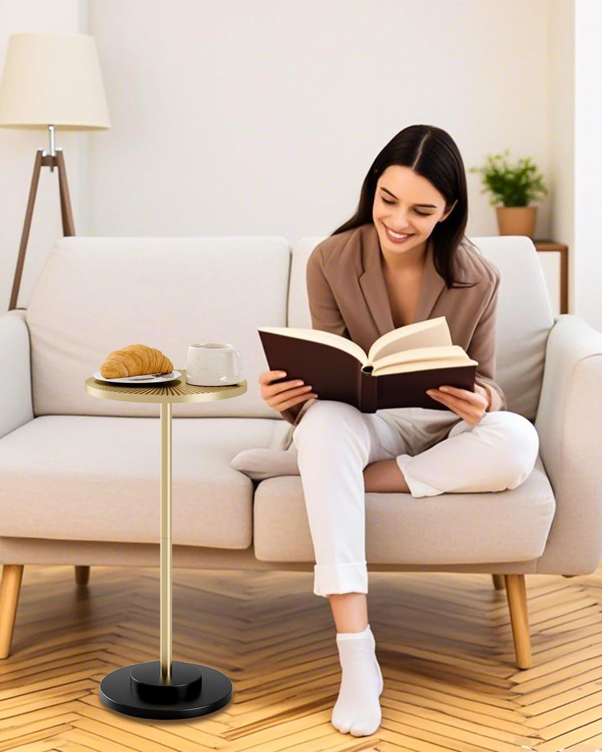 Round Side Table, Small Drink Table for Small Spaces, Modern Accent End Table with Metal Leg for Living Room, Bedroom, Corners, and Office (Gold)