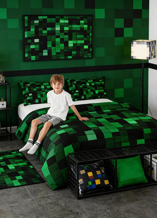 Pixelated Miners Full Size Comforter Set for Kids, Geometric Check Video Game Bedding, Gamepad Camo Grid Quilt with 2 Pillowcases, Black and Green Bedroom Decor