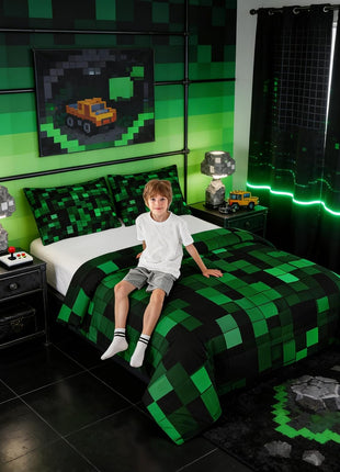 Pixelated Miners Full Size Comforter Set for Kids, Geometric Check Video Game Bedding, Gamepad Camo Grid Quilt with 2 Pillowcases, Black and Green Bedroom Decor