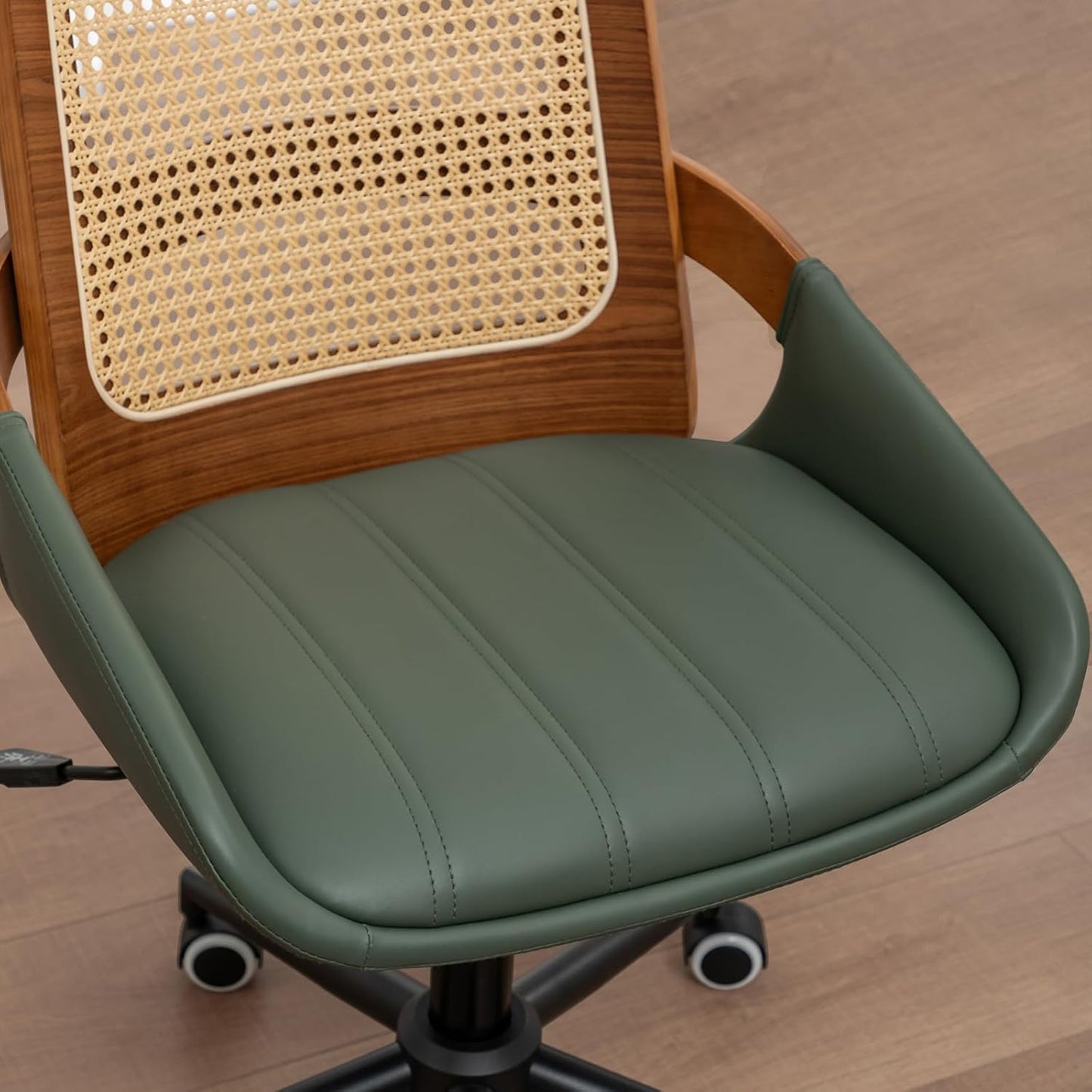 Home Office Desk Chair with Ergonomic Rattan Backrest, Walnut Crafts, Curved Arms, Faux Leather, Caster Wheels, Height Adjustable, Computer Chair for Desk Work, Executive Task, Conference Room - Green