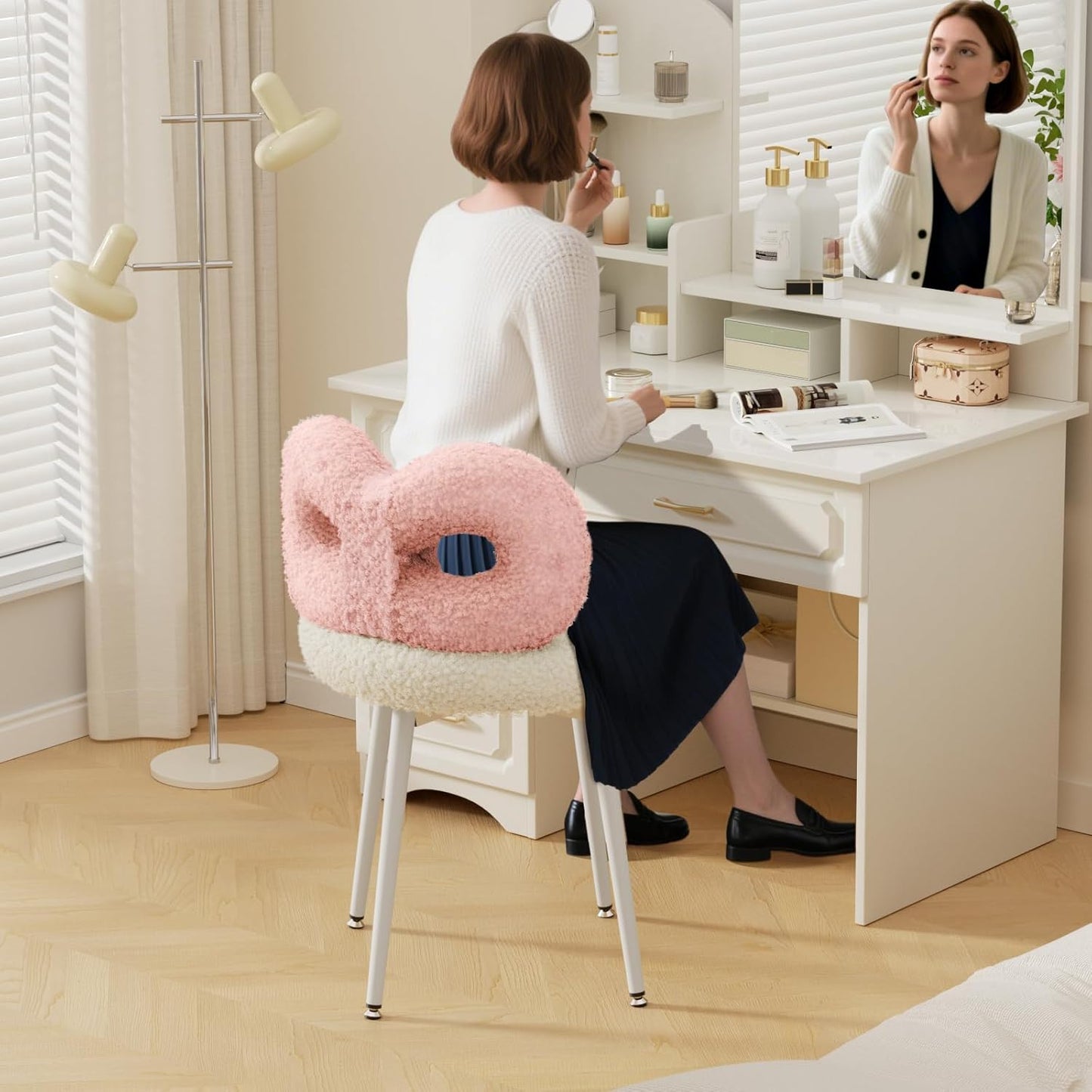 Swivel Vanity Chair with Back, Upholstered Desk Chair for Girls, Modern Makeup Vanity for Bedroom, Living Room (Pink and Off-White)