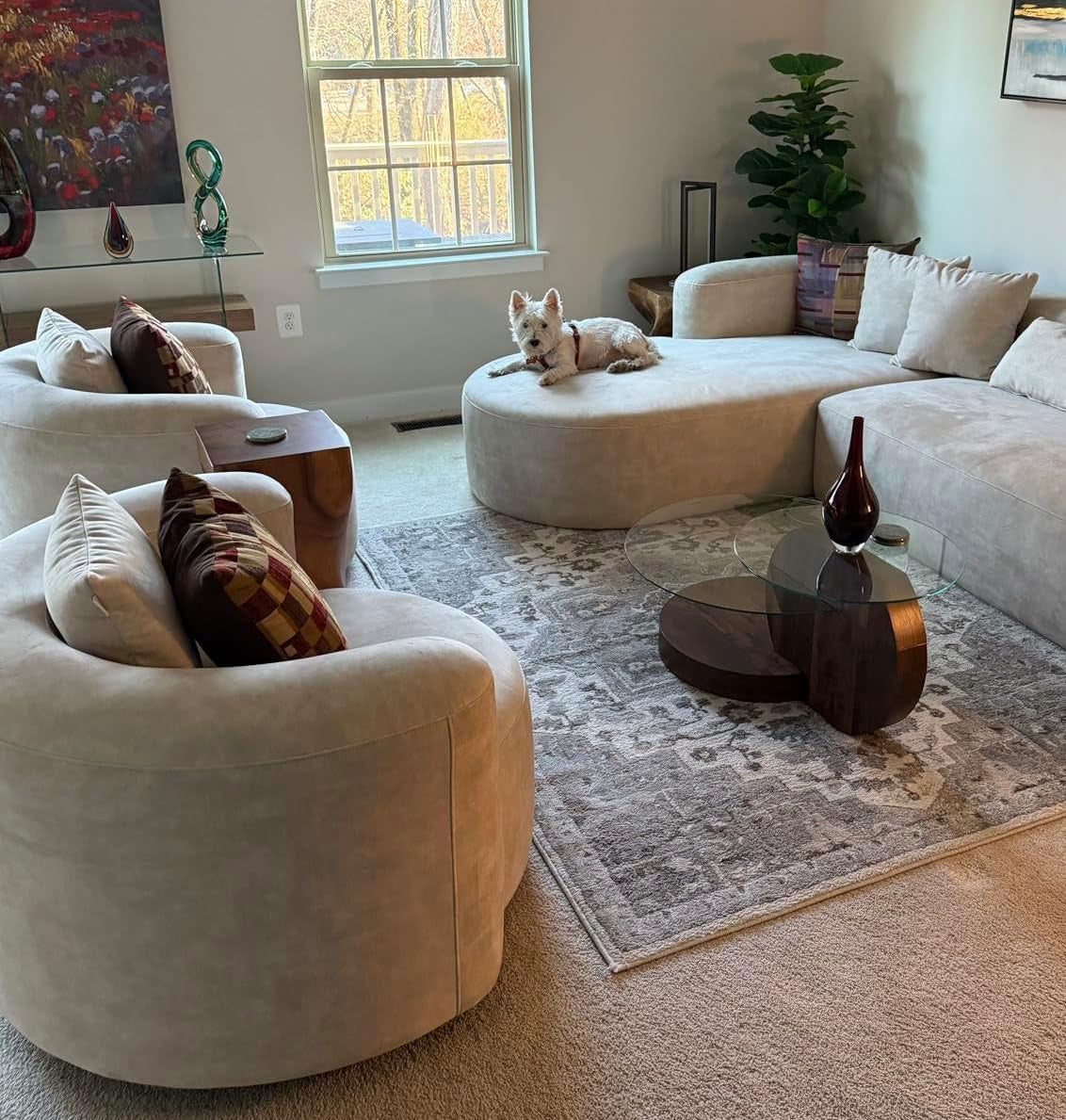 Luxury Modern Tight Curved Back Velvet Sofa, Minimalist Style Comfy Couch for Living Room Apartment Reception Space, Cream Single Chair