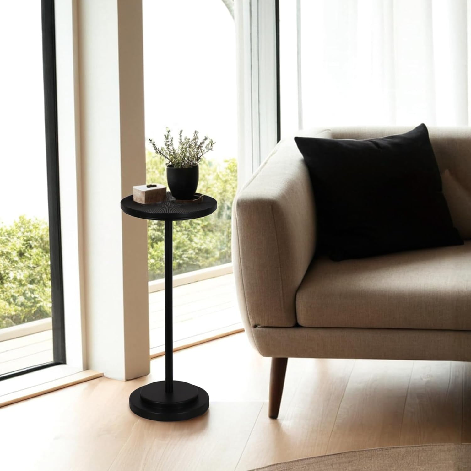 Drink Table, Carved Table Top Martini Table, Small Side Table, Weighted Base Pedestal Table for Living Room, Bedroom, Modern, Black