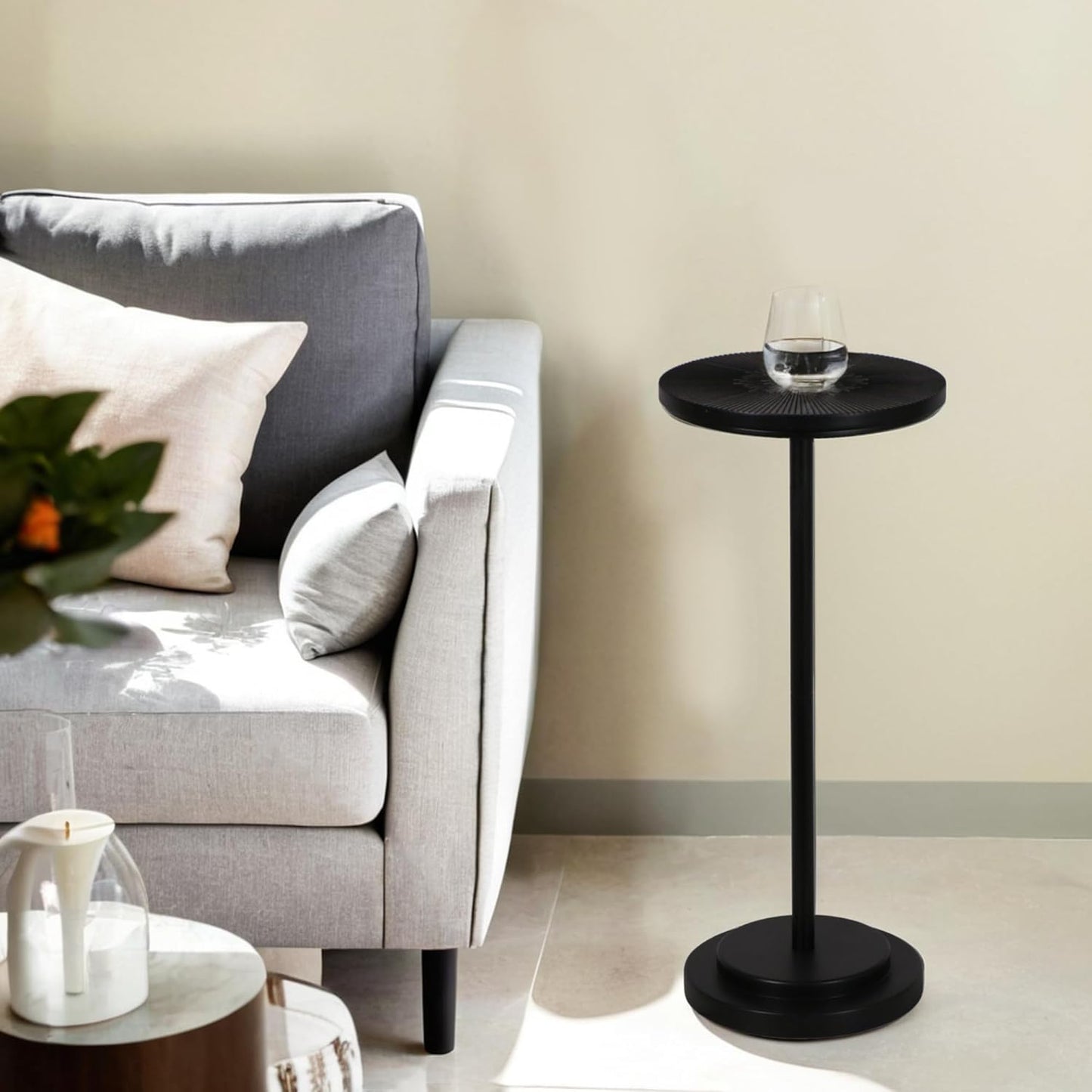 Drink Table, Carved Table Top Martini Table, Small Side Table, Weighted Base Pedestal Table for Living Room, Bedroom, Modern, Black