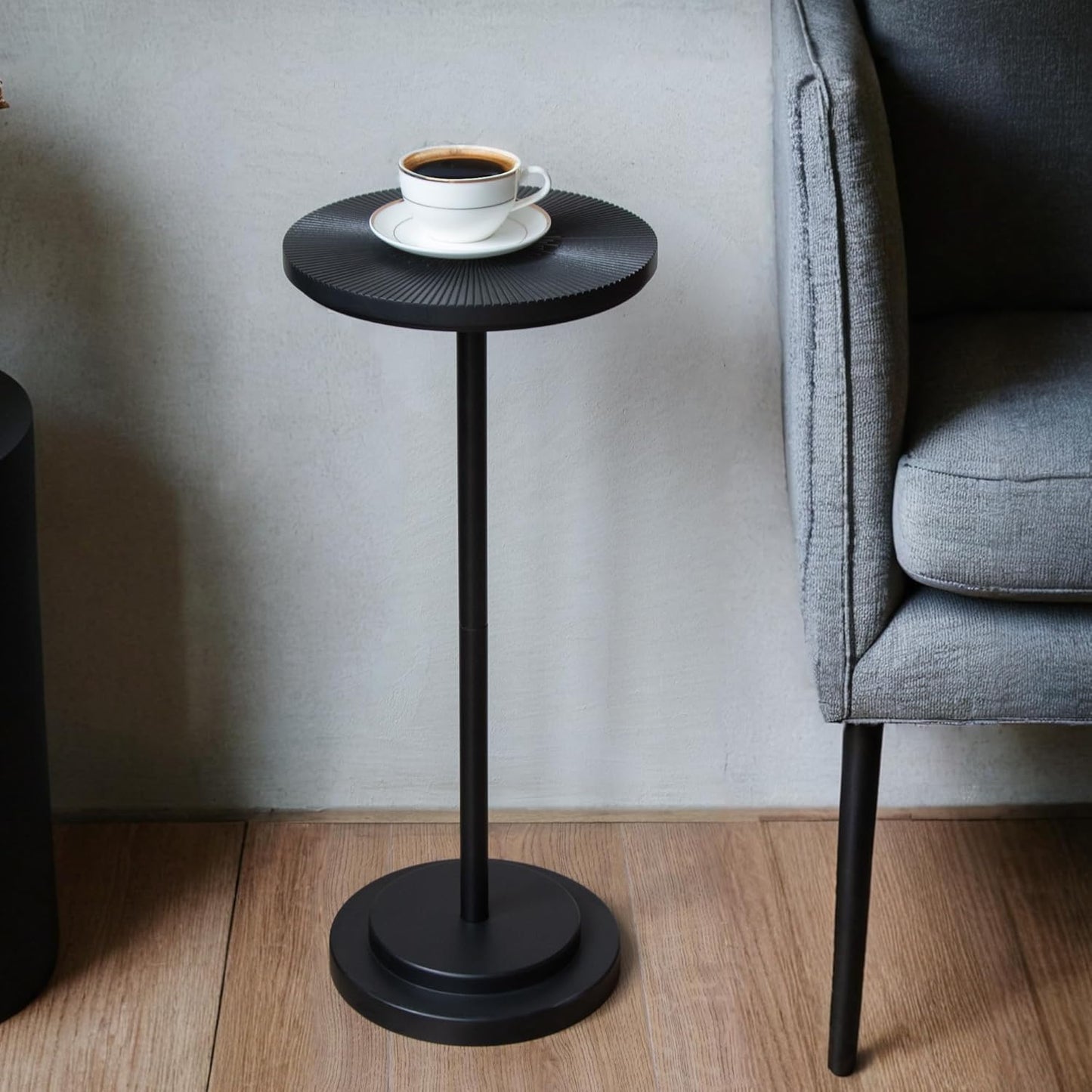 Drink Table, Carved Table Top Martini Table, Small Side Table, Weighted Base Pedestal Table for Living Room, Bedroom, Modern, Black