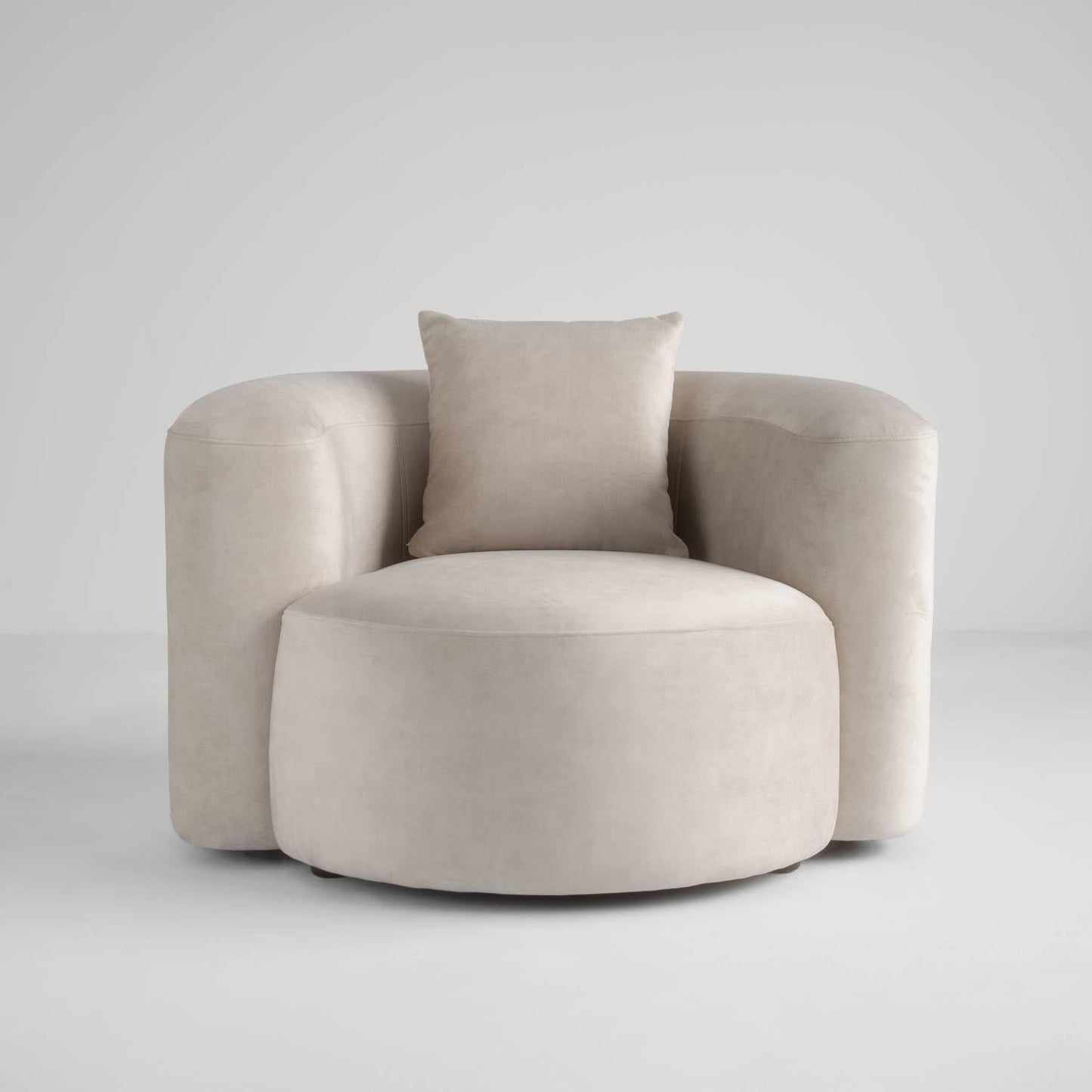 Luxury Modern Tight Curved Back Velvet Sofa, Minimalist Style Comfy Couch for Living Room Apartment Reception Space, Cream Single Chair